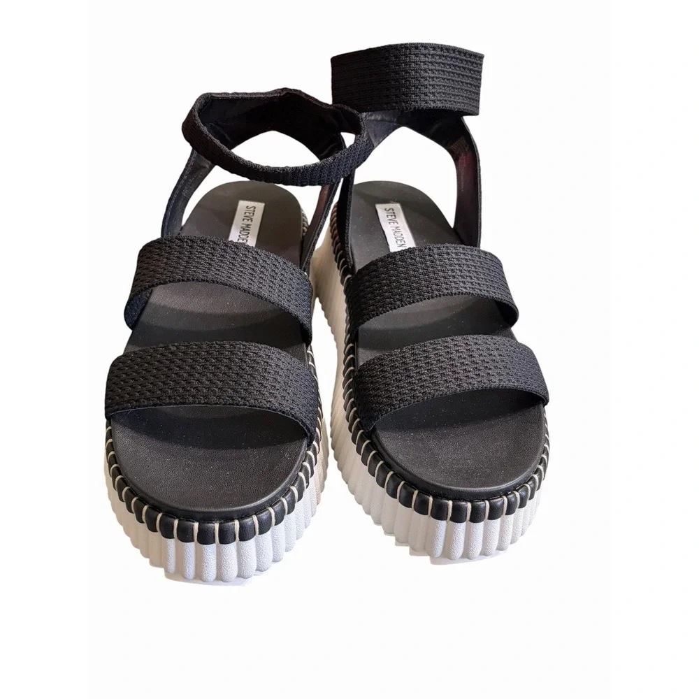 Steve Madden Women's Shelle Sandal, Black, 9